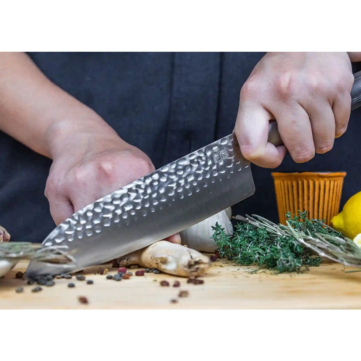 Kotai Santoku Mes 180 mm – Met Bamboe Saya - Geleverd in een Luxe bamboe geschenkverpakking